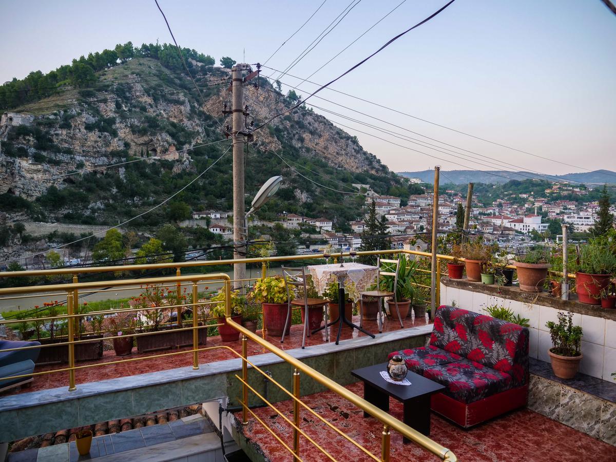 Guesthouse Belle View Berat Esterno foto