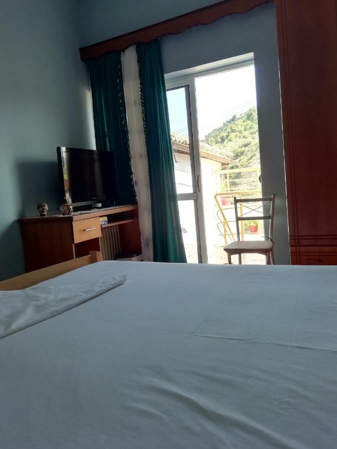 Guesthouse Belle View Berat Esterno foto